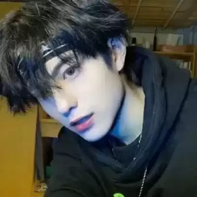 秦明凝